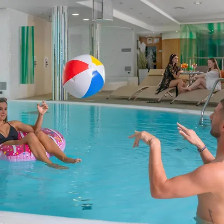 Jankovich ホテル 4*